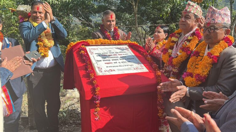 राज्यको पहिलो प्राथमिकता स्वास्थ्योपचार हो — मन्त्री पाठक