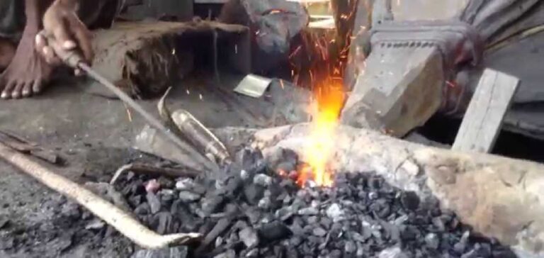 आरन चलाउन कोइलाको समस्या, विस्थापित हुने क्रम बढ्दो