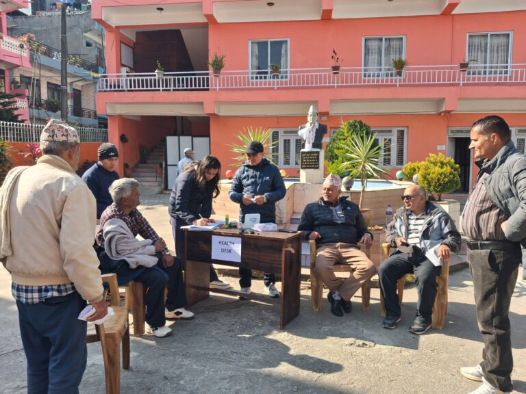 पुतलीबजारमा सेवाग्राहीलाई निशुल्क स्वास्थ्य परीक्षणको सुबिधा